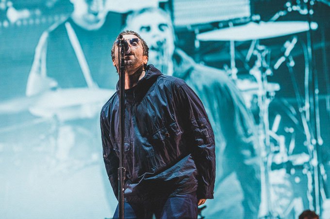 Liam Gallagher faz show ao estilo Oasis no Lollapalooza 2018