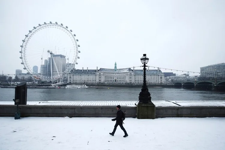 DISTRITO FINANCEIRO, EM LONDRES: a riqueza cresce, mas o cidadão comum de classe média não vê seus benefícios — ao contrário, sofre com o encarecimento dos serviços médicos e educacionais / Henry Nicholls/ Reuters (Henry Nicholls/Reuters)