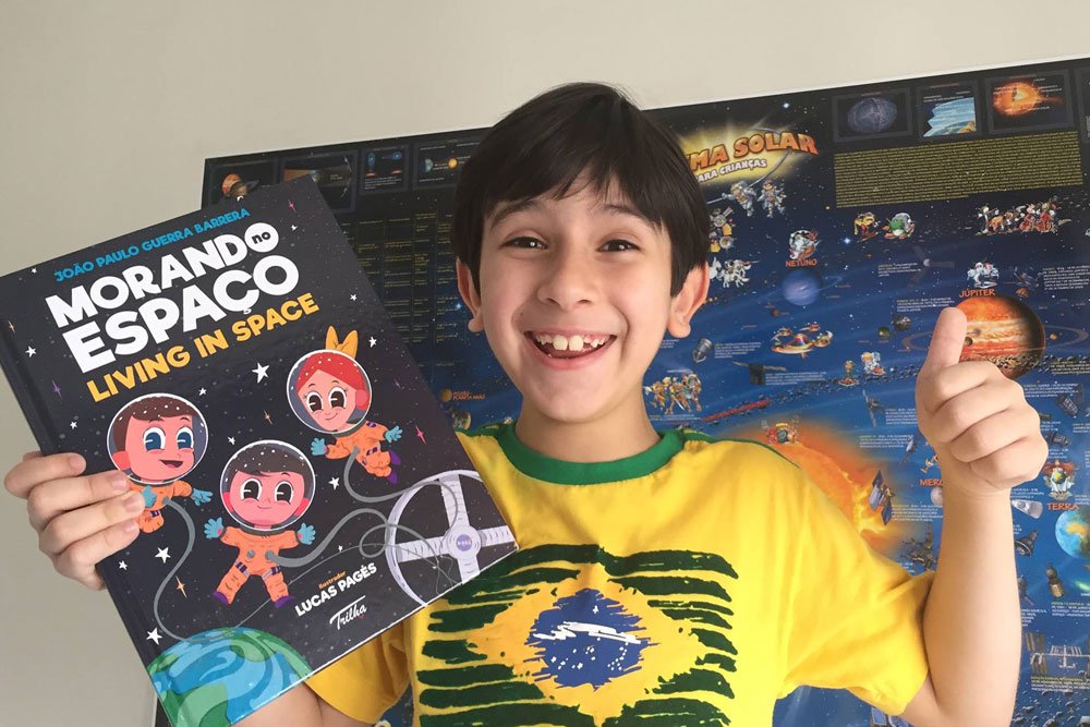 Menino que ganhou concurso da Nasa faz palestra em escola de SP