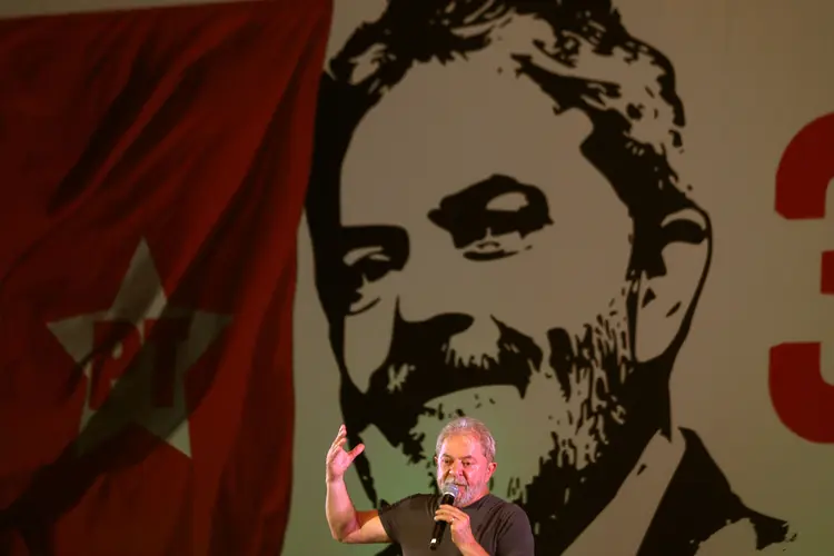 Lula em Congresso do PT: julgamento de hoje pode evitar execução provisória de sentença do caso triplex  (Paulo Whitaker/Reuters)