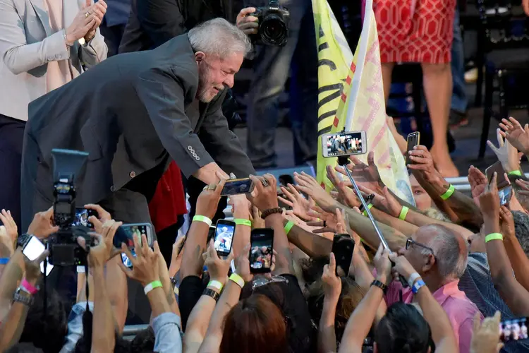 Luiz Inácio Lula da Silva em BH 21/02 (Washington Alves/Reuters)