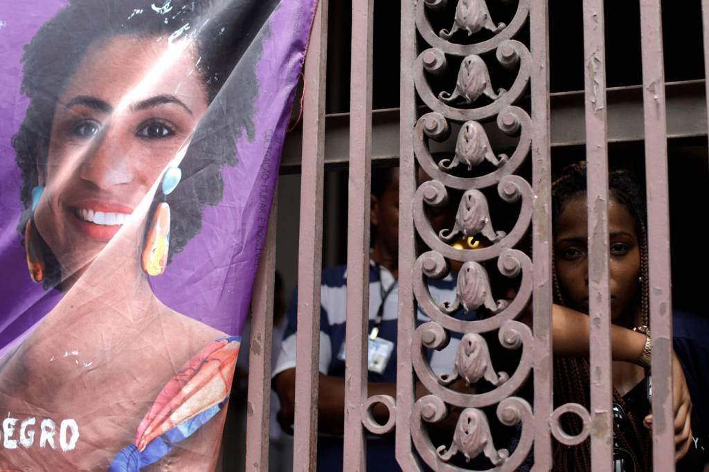 Velório de Marielle reúne milhares de pessoas na Câmara do Rio