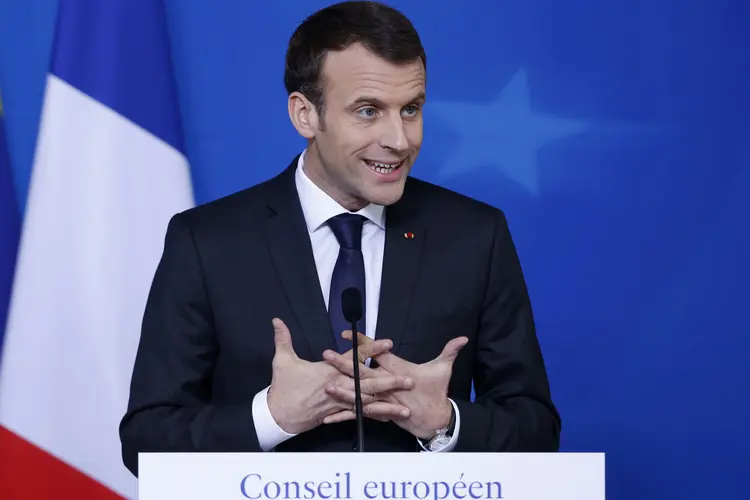 Macron lamentou o sequestro em supermercado ao término da cúpula de líderes da União Europeia (Francois Lenoir/Reuters)