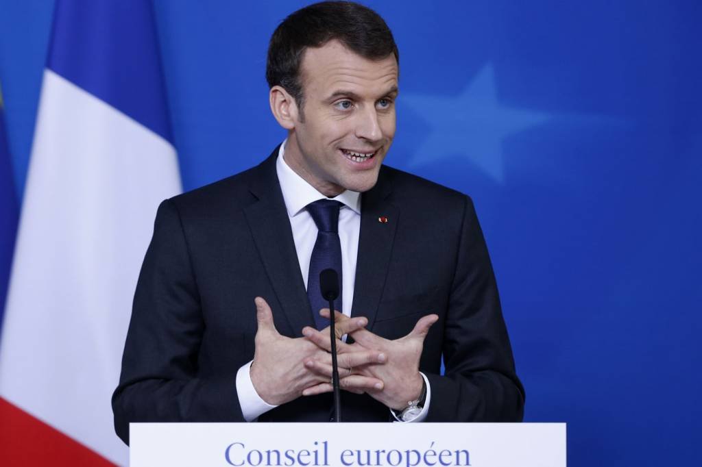 Sequestro em supermercado na França pode ser ataque terrorista, diz Macron