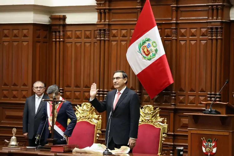 Defenderei a soberania nacional e a independência de suas instituições democráticas, disse Vizcarra (Mariana Bazo/Reuters)