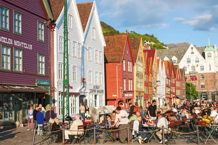 Pessoas em Bergen, cidade da Noruega (TT/Thinkstock)