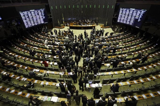 Senado: Casa aprovou há pouco projeto de lei que concede isenção na cobrança do PIS/Cofins sobre o óleo diesel até o fim do ano (Marcelo Camargo/Agência Brasil)