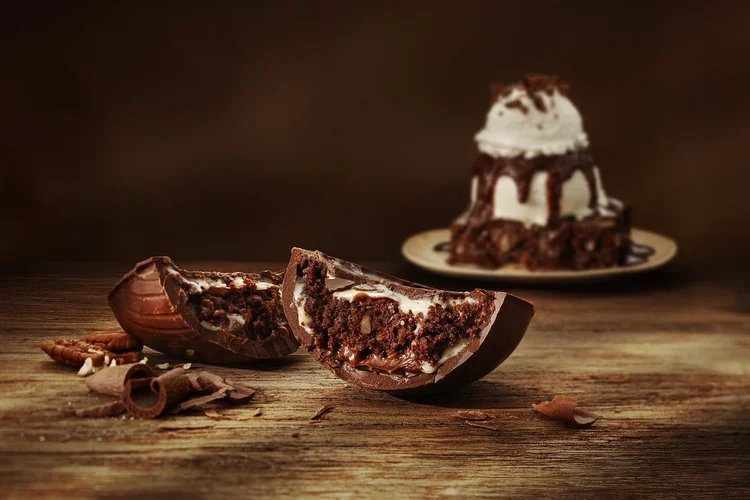 Outback: ovo de chocolate amargo com brownie (Outback/Divulgação)