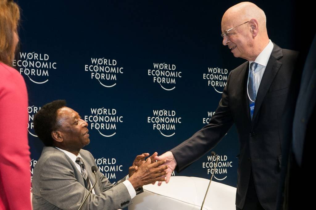Pelé ganha prêmio Cidadão Global 2018 no Fórum Econômico Mundial
