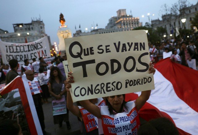 Um novo presidente sob pressão no Peru