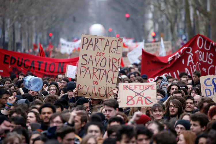 Ideologicamente, Macron está brincando com o serviço público e os funcionários, afirmou um manifestante (Stephane Mahe/Reuters)