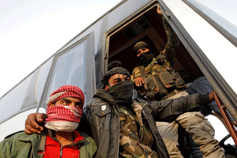 Novo grupo de combatentes e civis se prepara para deixar Ghouta Oriental