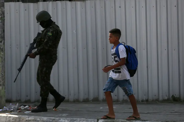 Rio: os tiroteios cresceram depois da chegada dos militares (Pilar Olivares/Reuters)