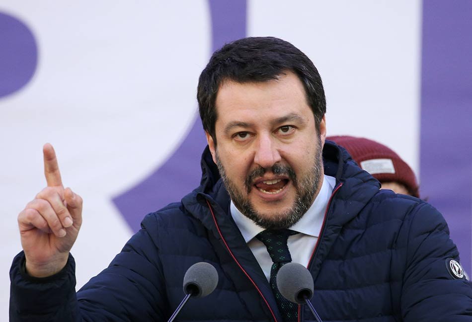 Primeiro objetivo conseguido, diz Salvini sobre navio a caminho da Espanha