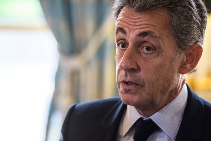 Nicolas Sarkozy, ex-presidente na França, declara voto em Macron