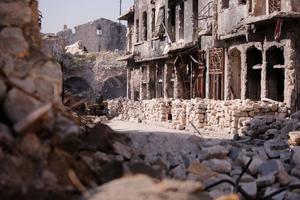 Ataque extremista mata 13 militares sírios em Aleppo