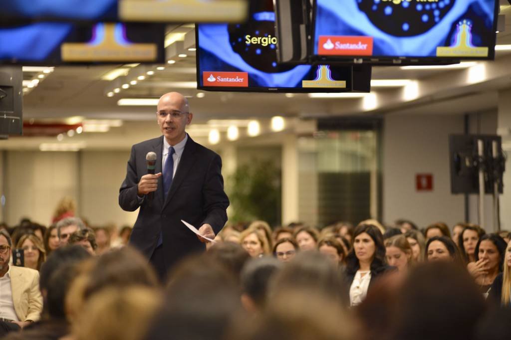 CEO do Santander demitiu diretor que fez piada maldosa em reunião