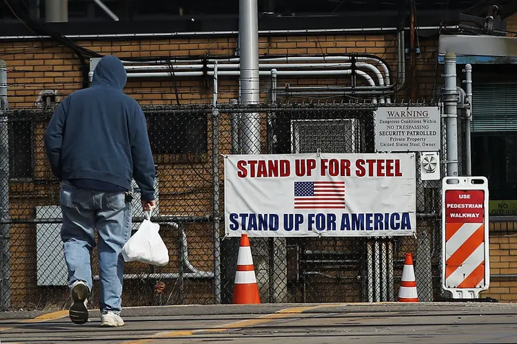 Fábrica de aço em Clairton, na Pensilvânia, nos Estados Unidos (Spencer Platt/Getty Images)