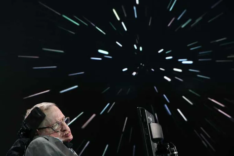 Stephen Hawking: sua obra "Uma Breve História do Tempo", de 1988, recolhe boa parte das suas descobertas e teorias e teve vendas superiores a 25 milhões de exemplares (Jemal Countess/Getty Images)