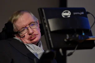 Imagem referente à matéria: A teoria por trás da equação na lápide de Stephen Hawking