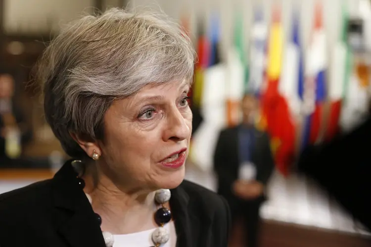Theresa May: "Se a União Europeia continuar neste caminho, há um sério risco de desordenado 'não acordo' para o Brexit", afirmou a primeira-ministra britânica (Francois Lenoir/Reuters)