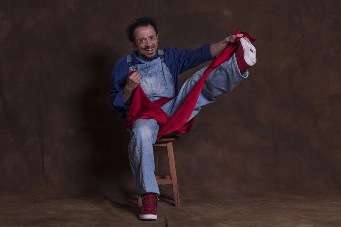 Exposição sobre os 80 anos de vida de Tom Zé chega a SP