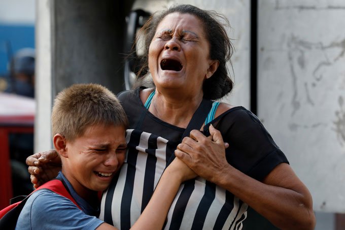 Incêndio após rebelião deixa ao menos 68 mortos em prisão da Venezuela