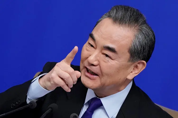"A questão em torno da Península coreana finalmente deu um passo importante na boa direção", diz Wang Yi (Jason Lee/Reuters)