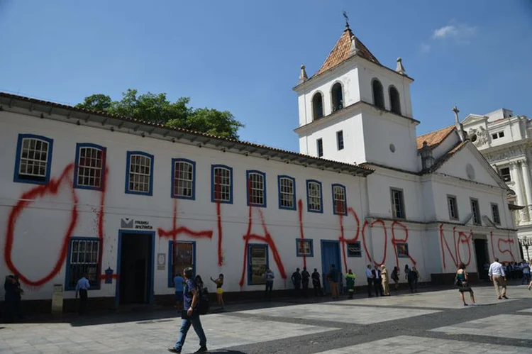 Pátio do Colégio: na manhã da terça-feira, 10, o monumento histórico paulistano amanheceu pichado com a frase "Olhai por nóis" (Rovena Rosa/Agência Brasil)