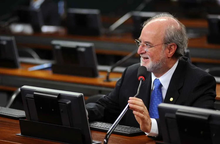 Azeredo: ex-governador de Minas Gerais foi condenado a 20 anos e um mês por peculato e lavagem de dinheiro no processo do Mensalão tucano (Leonardo Prado/Câmara dos Deputados/Divulgação)