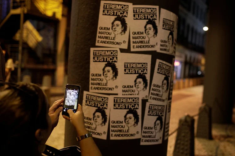 Ex-policial militar acusado de estar no carro do qual criminosos dispararam contra a vereadora Marielle Franco foi preso no Rio de Janeiro nesta terça-feira (24) (Ricardo Moraes/Reuters)