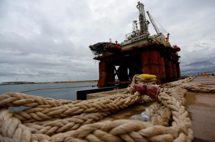 Petróleo: o leilão deve ser adiado por causa de uma disputa envolvendo a União e a Petrobrás em torno da "cessão onerosa" (Ricardo Moraes/Reuters)