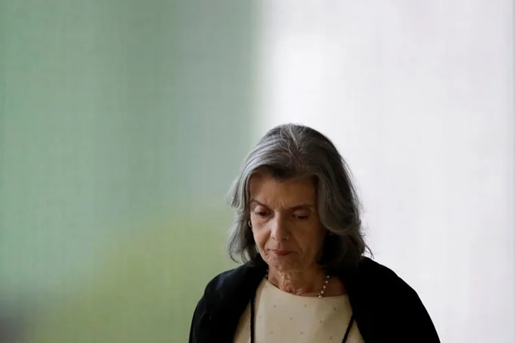 Cármen Lúcia: ministra rebateu o argumento apresentado pelos advogados: “Quando é matéria constitucional, presidente vota” (Ueslei Marcelino/Reuters)