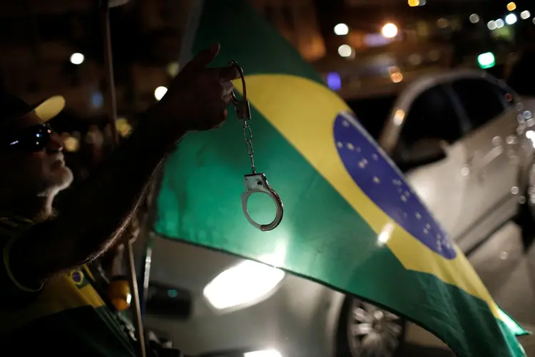 Protestos: terça-feira (3) foi marcada por manifestações pelo país contra o ex-presidente (Ricardo Moraes/Reuters)