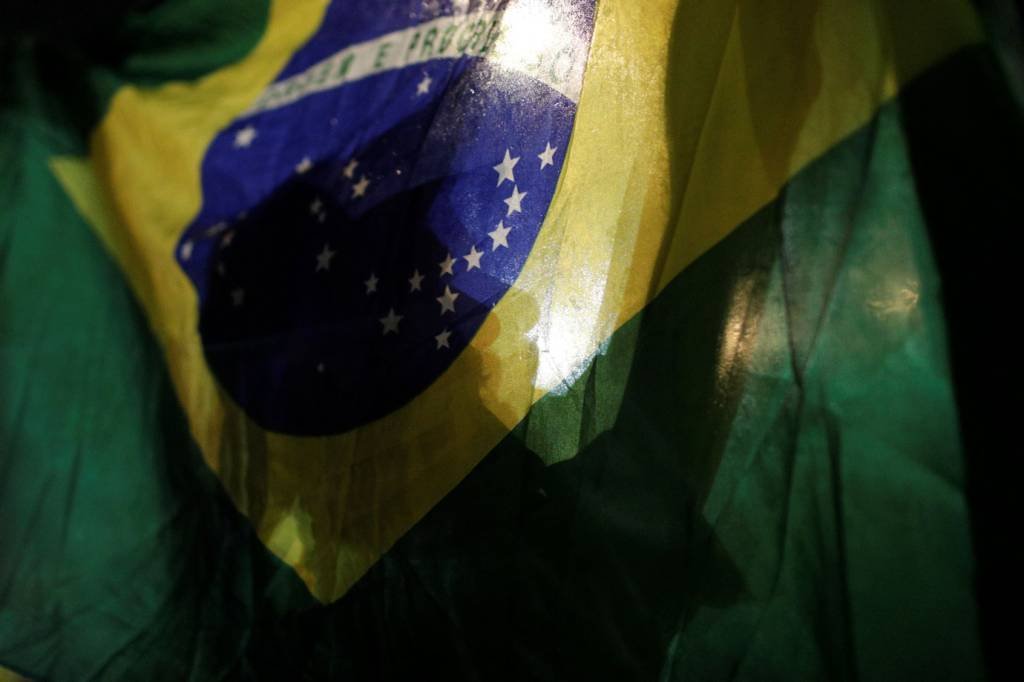 Ato contra Lula em Goiânia reúne cerca de mil pessoas