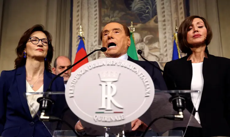 Silvio Berlusconi: ex-primeiro-ministro da Itália apresenta melhora (Alessandro Bianchi/Reuters)