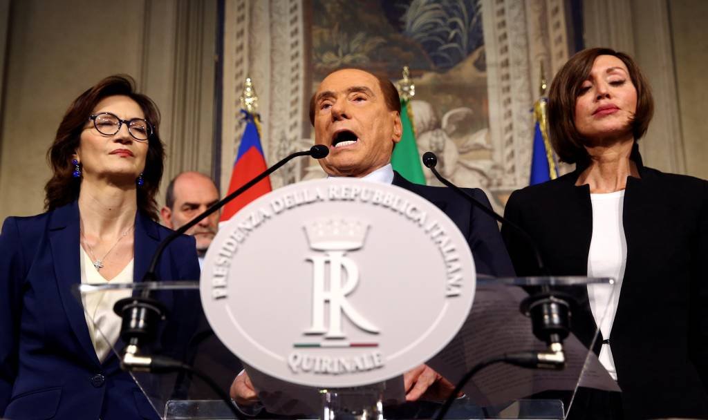 Saúde de Silvio Berlusconi melhora, afirmam os médicos
