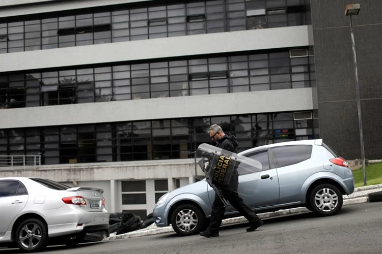 Polícia Federal em Curitiba: expectativa (Ricardo Moraes/Reuters)