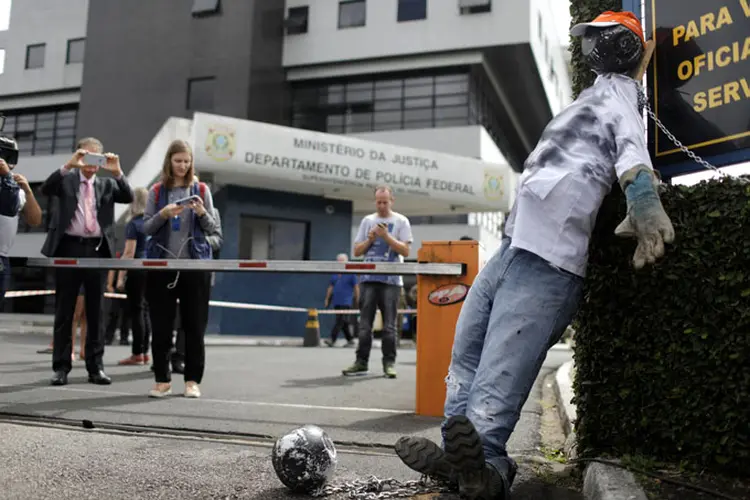 PF: agentes se preparam para possível resistência de Lula (Ricardo Moraes/Reuters)