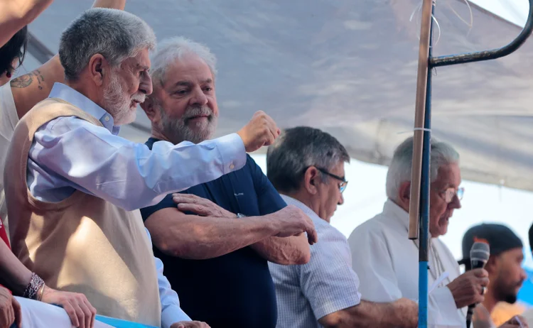 Ex-presidente Lula em missa antes de prisão em São Bernardo do Campo (SP)  (Leonardo Benassatto/Reuters)