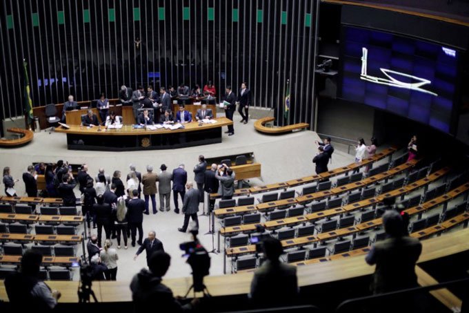 Câmara dos Deputados: alarme de moto soou no plenário onde era realizada reunião sobre projeto que altera as regras para agrotóxicos (Ueslei Marcelino/Reuters)