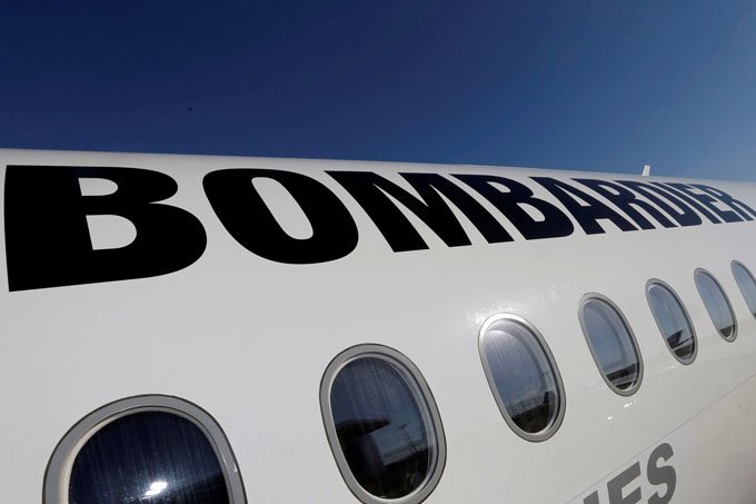 A canadense Bombardier Inc identificou a aeronave como um de seus jatos Challenger 601 (Regis Duvignau/Reuters)