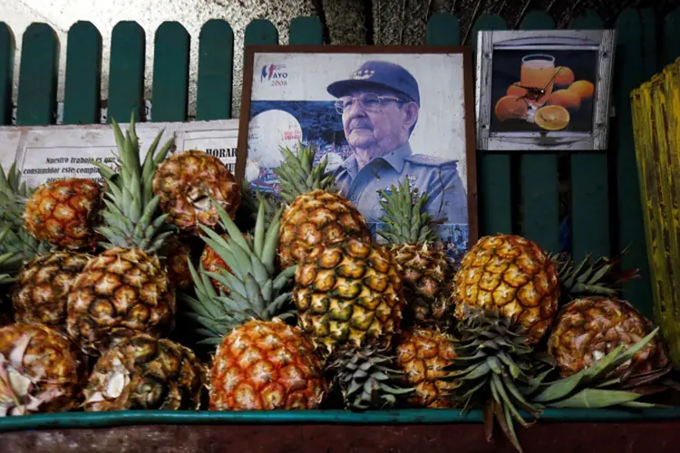 Cuba: parlamentares cubanos iniciaram nesta quarta-feira uma sessão de dois dias para escolher o primeiro presidente não pertencente à família Castro em mais de 40 anos (Stringer/Reuters)