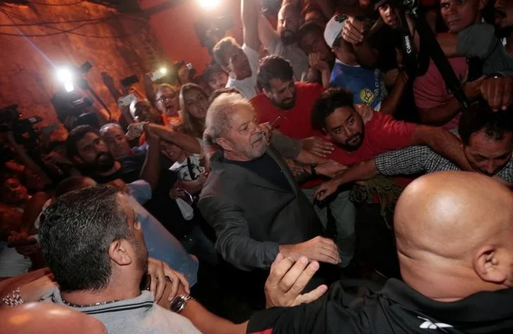 Ex-presidente Luiz Inácio Lula da Silva deixa Sindicato dos Metalúrgicos do ABC em São Bernardo do Campo
07/04/2018 REUTERS/Leonardo Benassatto (Leonardo Benassatto/Reuters)