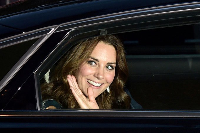 Kate, esposa do príncipe William, entra em trabalho de parto