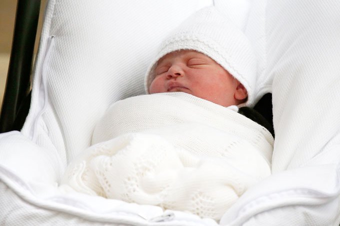 Príncipe William e Kate registram nascimento de filho Louis