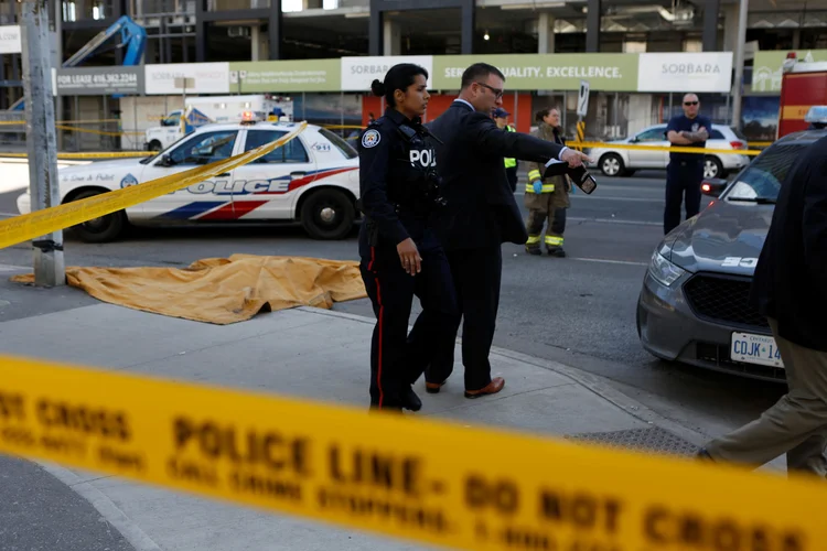 Atropelamento no Canadá: van atropelou dezenas de pessoas na área norte de Toronto, causando a morte de nove delas e deixando outras 16 feridas (Chris Donovan/Reuters)