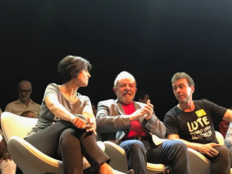 Manuela D'Ávila: pré-candidata do PCdoB à Presidência afirma que suspendeu todas as atividades de sua pré-campanha para defender a liberdade de Lula (Facebook/Bruno Monteiro/Reprodução)