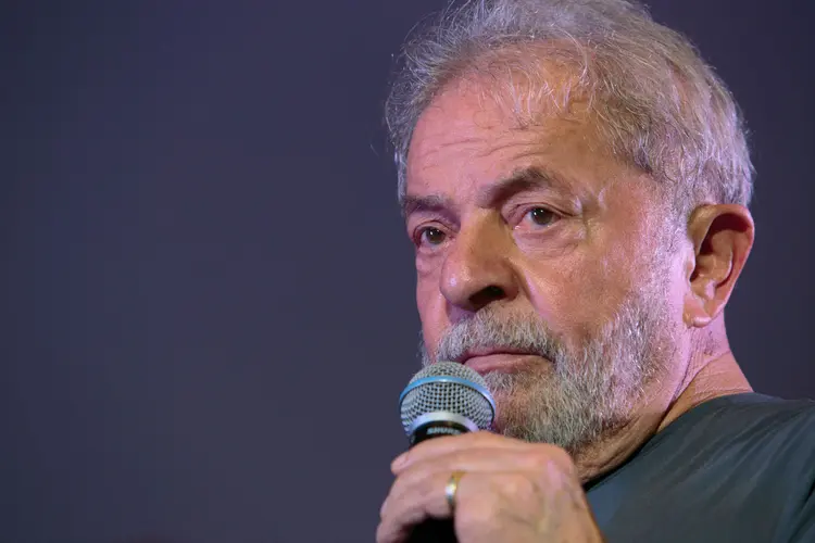 Lula: no caso sítio, ex-presidente é investigado por supostamente receber das empreiteiras OAS, Odebrecht e Schahin vantagens indevidas de R$ 1,1 milhão (Patricia Monteiro/Bloomberg)