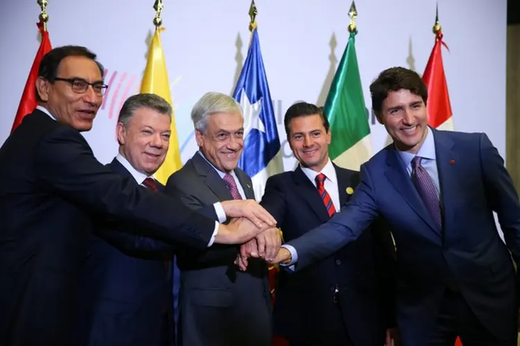 Líderes: a confiança dos latino-americanos em seus governos também está em baixa